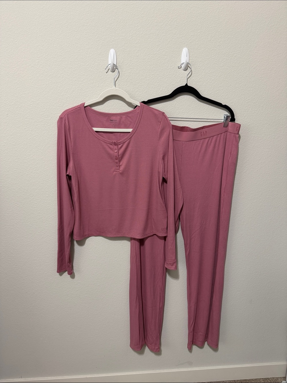 NWOT GAPBODY Mauve-Pink Long Sleeve Henley Top & Lounge Pants Set